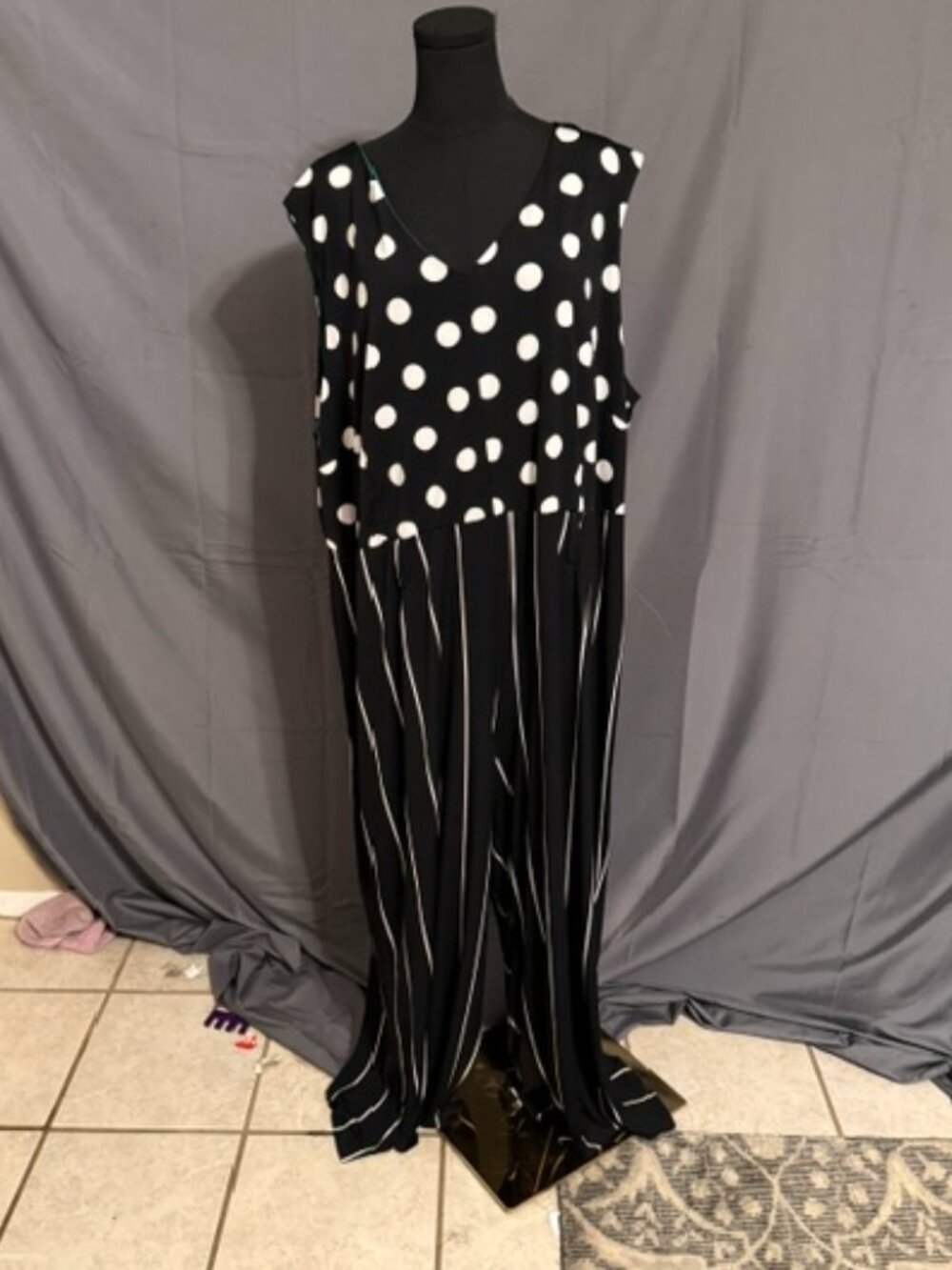 AVENUE Jumpsuit Size 26/28